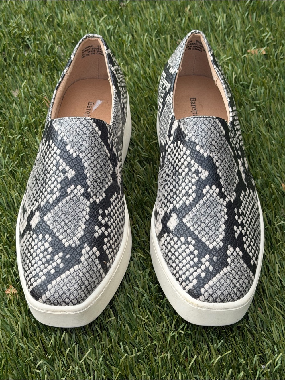 BareTraps Yannah Black & White Snake-Print Slip-On Platform Sneakers sz 6.5